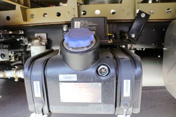 �й�����HOWO ���� 156���� 4.15�׵�����ʽ�Ῠ(ZZ5047XXYF341CE145A)ͼƬ