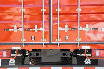 �й�����HOWO ���� 156���� 4.15�׵�����ʽ�Ῠ(ZZ5047XXYF341CE145A)ͼƬ