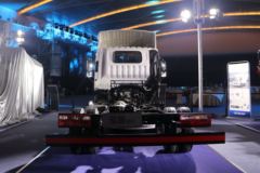 现代商用车 泓图300 150马力 4X2 4.165米单排厢式轻卡(国六)(CHM5040XXYZDC33T)