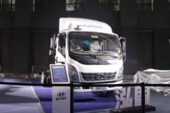 现代商用车 泓图300 150马力 4X2 4.165米单排厢式轻卡(国六)(CHM5040XXYZDC33T)