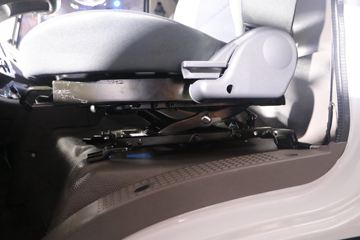 �ִ����ó� ��ͼ300 150���� 4X2 4.165�׵�����ʽ�Ῠ(����)(CHM5040XXYZDC33T)ͼƬ