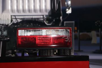 �ִ����ó� ��ͼ300 150���� 4X2 4.165�׵�����ʽ�Ῠ(����)(CHM5040XXYZDC33T)ͼƬ