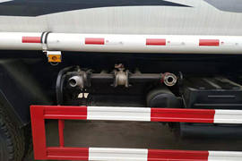 东风多利卡底盘&nbsp;洒水车/喷洒车底盘图片