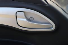 江淮 骏铃E3 102马力 3.37米排半栏板轻卡(气刹)(HFC1040P93K1B4V)