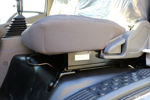 奥铃CTS载货车限时促销中 优惠0.3万