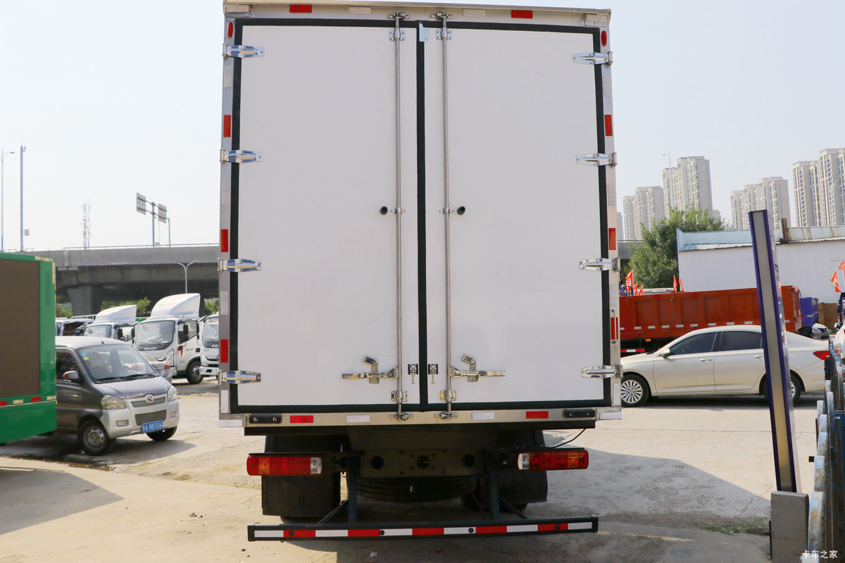  Ʒ 210 6.1Űʽػ(BJ5186XXY-A1)                                                