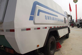 东风商用车底盘&nbsp;扫路车上装图片