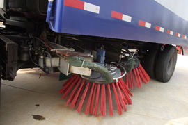 江铃底盘&nbsp;扫路车上装图片