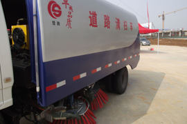 江铃底盘&nbsp;扫路车上装图片