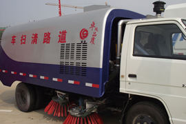江铃底盘&nbsp;扫路车外观图片