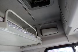 德龙F2000&nbsp;牵引车驾驶室                                               图片