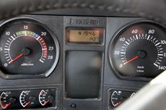 陕汽 德龙F2000重卡 336马力 4X2 牵引车(高顶驾驶室)(SX4185NP351)