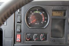 陕汽 德龙F2000重卡 336马力 4X2 牵引车(高顶驾驶室)(SX4185NP351)