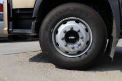 福田 奥铃大黄蜂 210马力 6.1米排半厢式载货车(BJ5186XXY-A1)