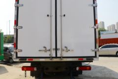 福田 奥铃大黄蜂 210马力 6.1米排半厢式载货车(BJ5186XXY-A1)
