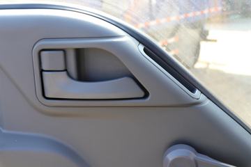 ���� ʱ�����3 95���� 4X2 3����ж��(BJ3046D8PDA-FA)ͼƬ