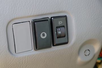 ���� ʱ�����3 95���� 4X2 3����ж��(BJ3046D8PDA-FA)ͼƬ