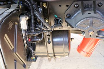 ���� ʱ�����3 95���� 4X2 3����ж��(BJ3046D8PDA-FA)ͼƬ