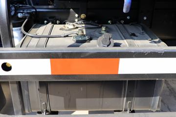 ���� ʱ�����3 95���� 4X2 3����ж��(BJ3046D8PDA-FA)ͼƬ