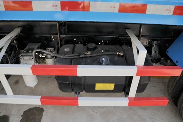 ���� K6������ 102���� 4X2 ��װжʽ������ͼƬ