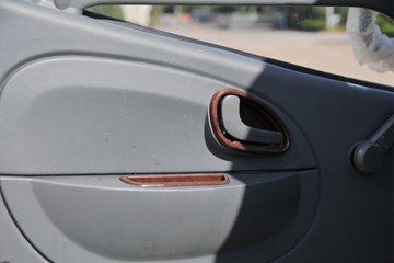 K8&nbsp;洒水车/喷洒车驾驶室图片