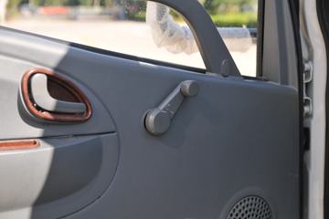 K8&nbsp;洒水车/喷洒车驾驶室图片