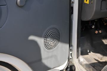 K8&nbsp;洒水车/喷洒车驾驶室图片