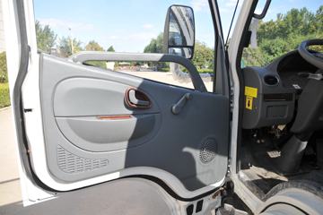 K8&nbsp;洒水车/喷洒车驾驶室图片