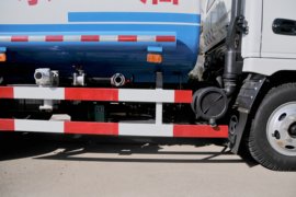 K8&nbsp;洒水车/喷洒车底盘图片