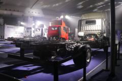 现代商用车 泓图500 154马力 4X2 3.835米排半栏板轻卡(法士特8挡)(CNJ1043QDA33V)