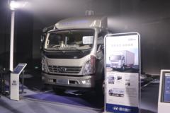现代商用车 泓图500 154马力 4X2 3.835米排半栏板轻卡(法士特8挡)(CNJ1043QDA33V)