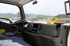 解放 虎VN 130马力 4X2 4.13米冷藏车(CA5041XLCP40K17L1E5A85)