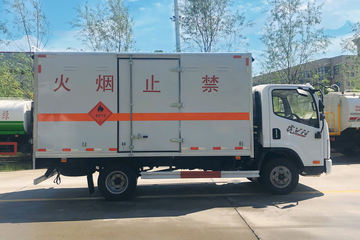 һ����� ��VN 110���� 4X2 4.15����ȼҺ����ʽ���䳵(CA5047XRQP40K50L1E5A84)ͼƬ