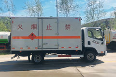 一汽解放 虎VN 110马力 4X2 4.15米易燃液体厢式运输车(CA5047XRQP40K50L1E5A84) 一汽解放 虎VN 110马力 4X2 4.15米易燃液体厢式运输车(CA5047XRQP40K50L1E5A84)