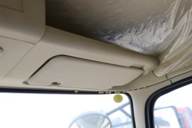 东风华神底盘&nbsp;油罐车驾驶室图片