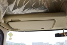 东风华神底盘&nbsp;油罐车驾驶室图片