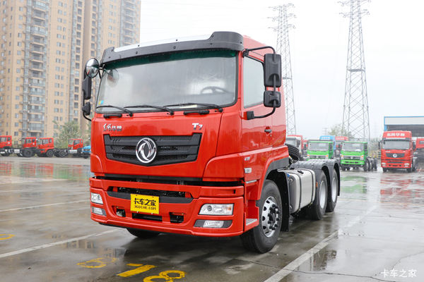 东风华神 T7重卡 质领版 460马力 6X4 牵引车(平顶)
