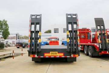 13米系列&nbsp;低平板半挂车外观图片