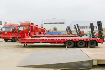 13米系列&nbsp;低平板半挂车外观图片