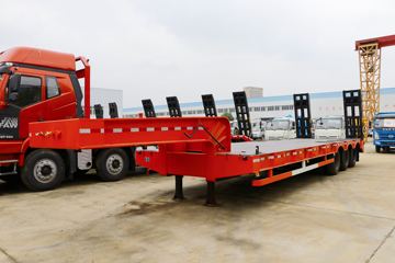 13米系列&nbsp;低平板半挂车外观图片