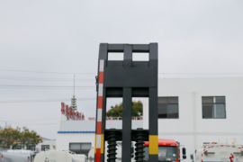 13米系列&nbsp;低平板半挂车底盘图片