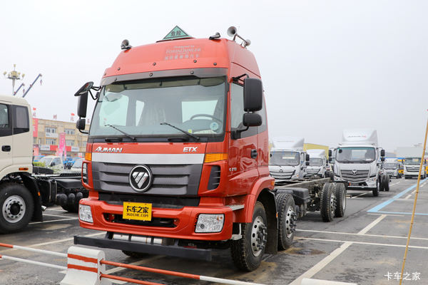 福田 欧曼ETX 5系 270马力 8X2 油罐车底盘(BJ5312GYY-AA)