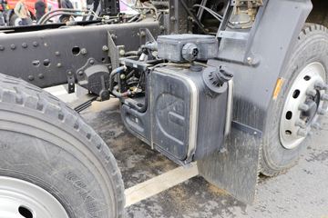 ���� ŷ��ETX 5ϵ 270���� 8X2 �͹޳�����(BJ5312GYY-AA)ͼƬ