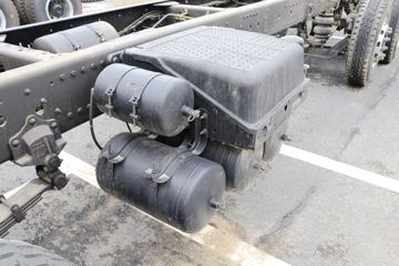 ���� ŷ��ETX 5ϵ 270���� 8X2 �͹޳�����(BJ5312GYY-AA)ͼƬ