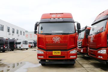 一汽解放 J6P 350马力 8X4 平板运输车(神狐牌)(HLQ5310TPBCA5)