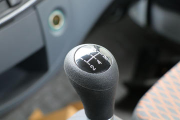 ���� ������D6 20�������� 140���� 4X2 ��ˮ��(��֪����)(SCS5070GPSEQ-6)ͼƬ