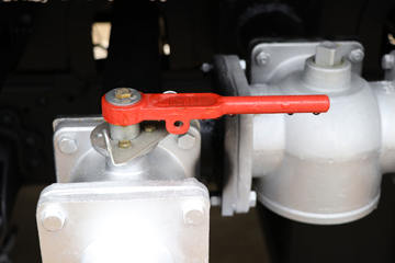 ���� ������D6 20�������� 140���� 4X2 ��ˮ��(��֪����)(SCS5070GPSEQ-6)ͼƬ