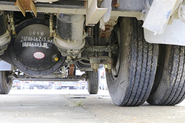 Ծ�� ����X300 110���� 4X2 4.2����ƿ���䳵(SH5042TQPVEDBNW1)ͼƬ