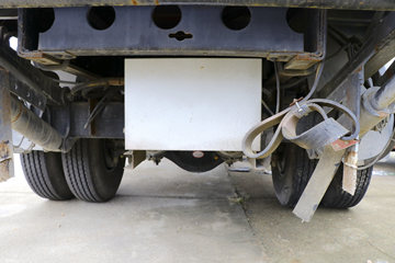 Ծ�� ����X300 110���� 4X2 4.2����ƿ���䳵(SH5042TQPVEDBNW1)ͼƬ