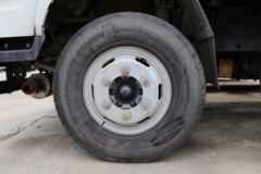 跃进 开拓X300 110马力 4X2 4.2米气瓶运输车(SH5042TQPVEDBNW1)